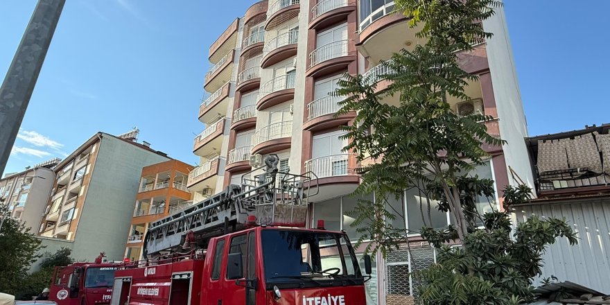 Serik’te Balkondaki Yangın Korkuttu