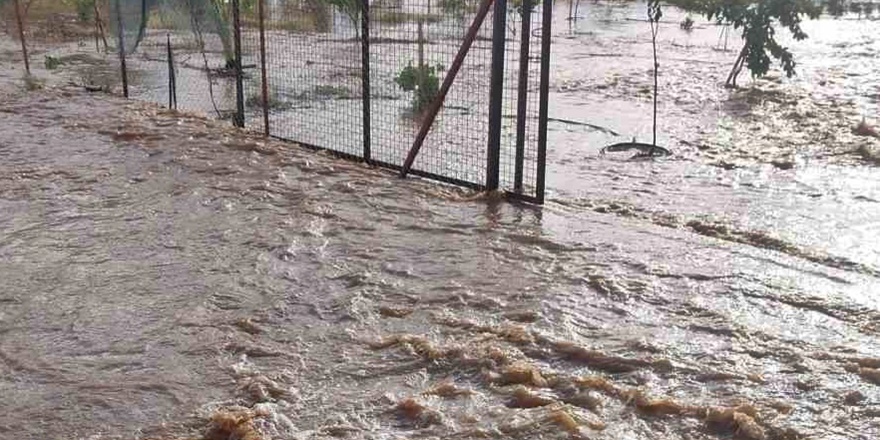 Antalya Körfezi'nde Hortum ve Sağanak Etkili Oldu