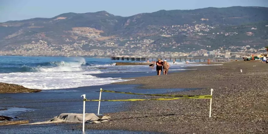 Alanya'da Denize Giren Genç Hayatını Kaybetti