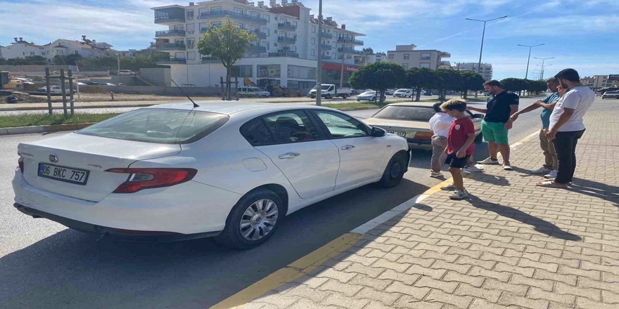 Serik’te Zincirleme Kaza Kamerada: 3 Araç Çarpıştı