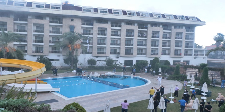 Kemer'de 5 Yıldızlı Otelde Yangın