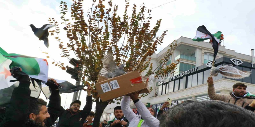 Antalya’da Suriyelilerden Kutlama