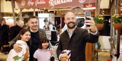 Başkan Yücel Ramazan Meydanında vatandaşlarla buluştu