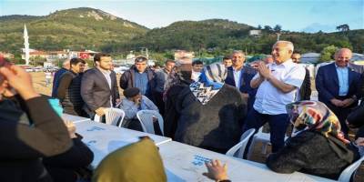 Başkan Özçelik Elikesik Mahallesi'nde Vatandaşlarla Bir Araya Geldi