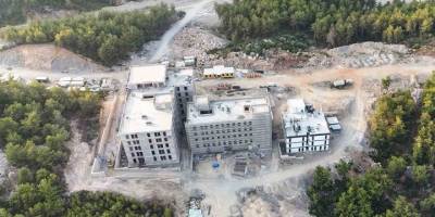 ALKÜ’de sağlık kampüsünde modern derslik ve laboratuvar