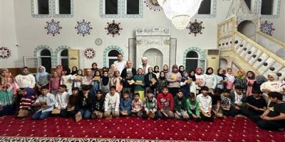 Alanya Tosmur Camii Öğrencilerine Bayram Harçlığı