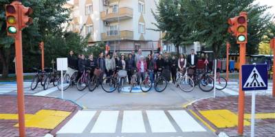 Alanya’da Kadınlara Ücretsiz Bisiklet Eğitimi Başladı