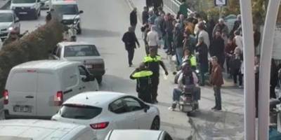 Ters yönden gelen motosiklete otomobil çarptı