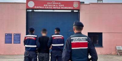 Antalya’da 22 yıl hapisle aranan firari yakalandı