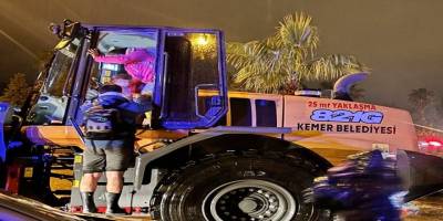 Antalya Kemer’de Taşkın Alarmı: 4 Çocuk Kurtarıldı