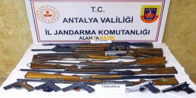 Antalya’da Ruhsatsız Silah Operasyonu: 15 Silah Ele Geçirildi