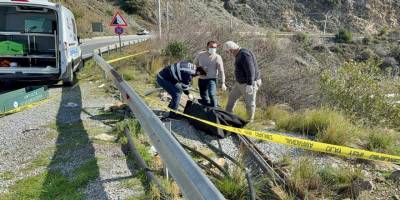 Gazipaşa’da Yol Kenarında Kadın Cesedi