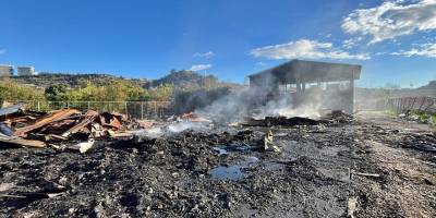 Alanya’da depo yakınında korkutan yangın
