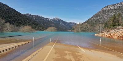 Antalya-Konya Yolunda 4 Km Sular Altında!