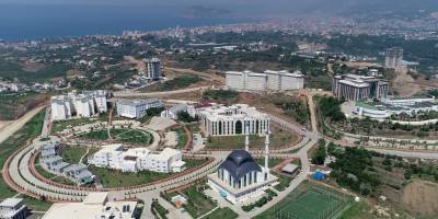 ALKÜ Erasmus Projeleriyle Başarıyı Taçlandırdı