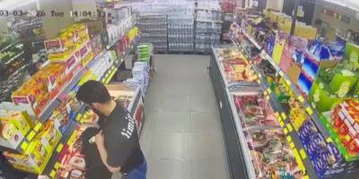 “Beni seviyorsan bırak” dedi, sonra gizlice çaldı