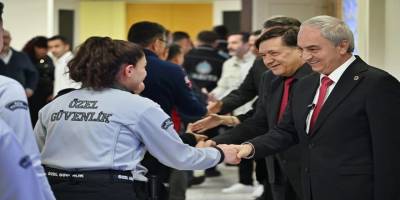 Kocagöz personelle bayram sevincini paylaştı