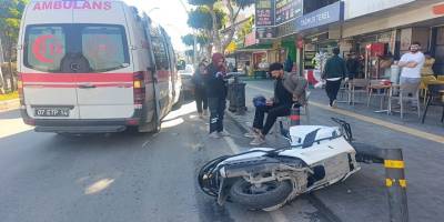 Manavgat’ta otomobil ile motosiklet çarpıştı: 1 yaralı