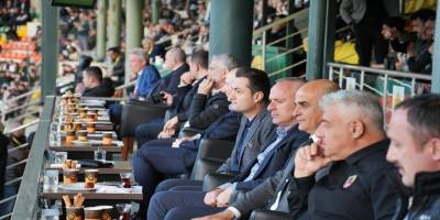 Kaymakam Öztürk’ten Alanyaspor’a tribün desteği