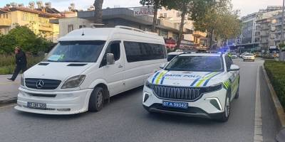 Manavgat’ta kavşakta kaza: Motosiklet sürücüsü yaralı