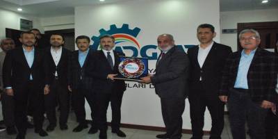 Ahmet Aydın’dan Antalya’da iş dünyasına birlik mesajı