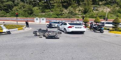 Manavgat’ta Kaza: 2 Genç Yaralandı