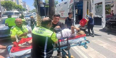 Yaya Geçidinde Turiste Çarpan Motosiklet Korkuttu