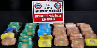 Alanya’da Şüpheli Motosikletten 4 Kilo Esrar Çıktı