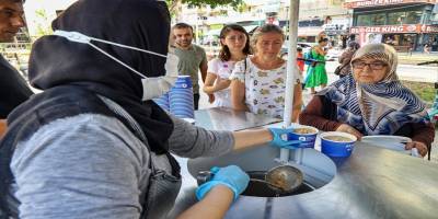 Antalya’da 19 ilçede 40 bin aşure dağıtılacak