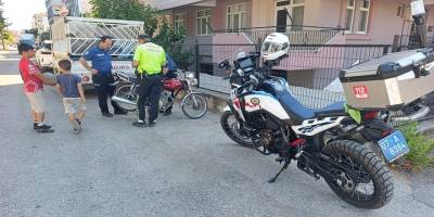 Polisi Görünce Motosikleti Bırakıp Kaçtı!
