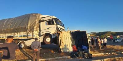 Gazipaşa’da tır ile kamyonet çarpıştı: 1 yaralı