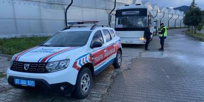 Alanya’da Jandarma 17 aracı trafikten men etti
