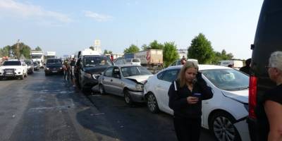 Antalya'da Tur Minibüsü Kazası: 17 Yaralı