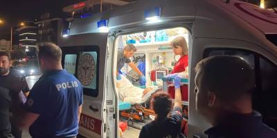 Alanya’da çatıya çıkan adamı polis ikna etti