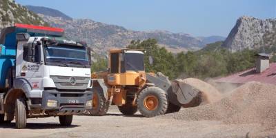 Alanya Karapınar'da 6,5 kilometrelik yol yenileniyor