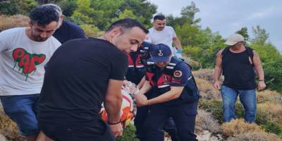 Antalya’da doğa yürüyüşünde yaralanan turist kurtarıldı
